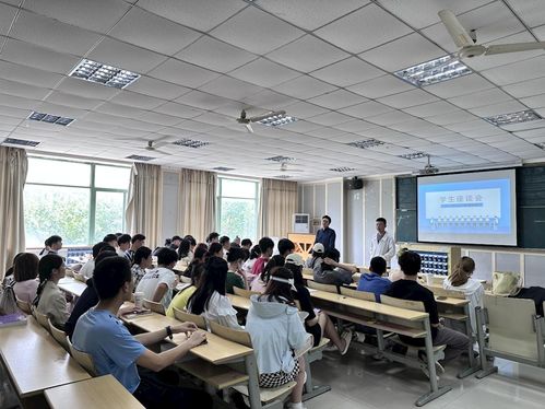 航空服务与音乐学院举办 主题教育意见征集学生座谈会